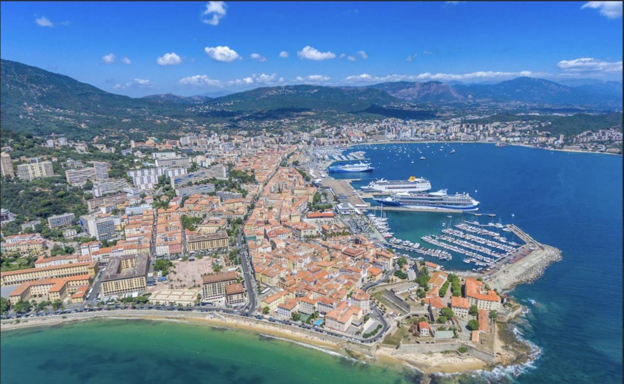 Toit Terrasse Centre Historique Lägenhet Ajaccio  Exteriör bild